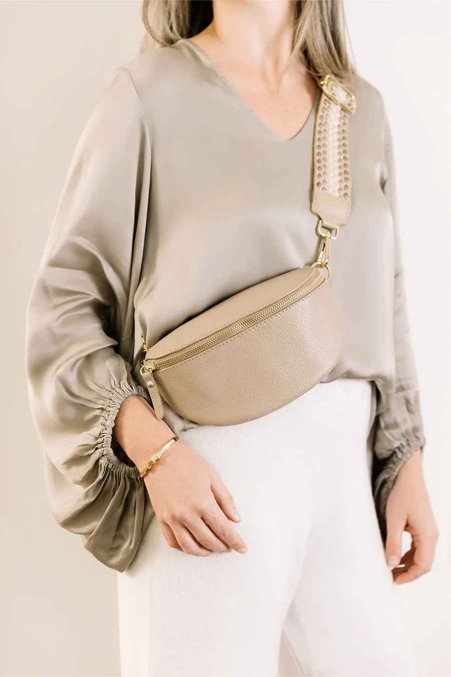 lina sling bag
