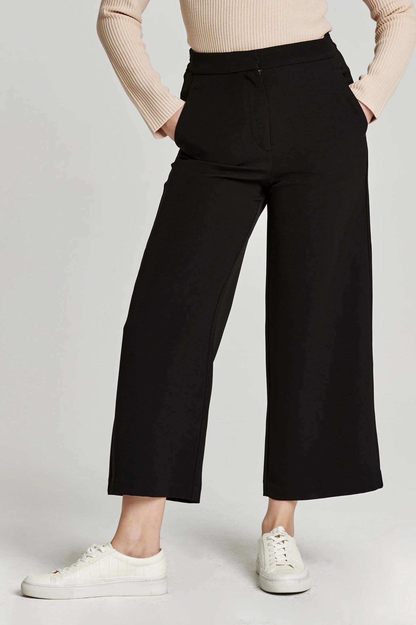 denali high rise wide leg crop pant