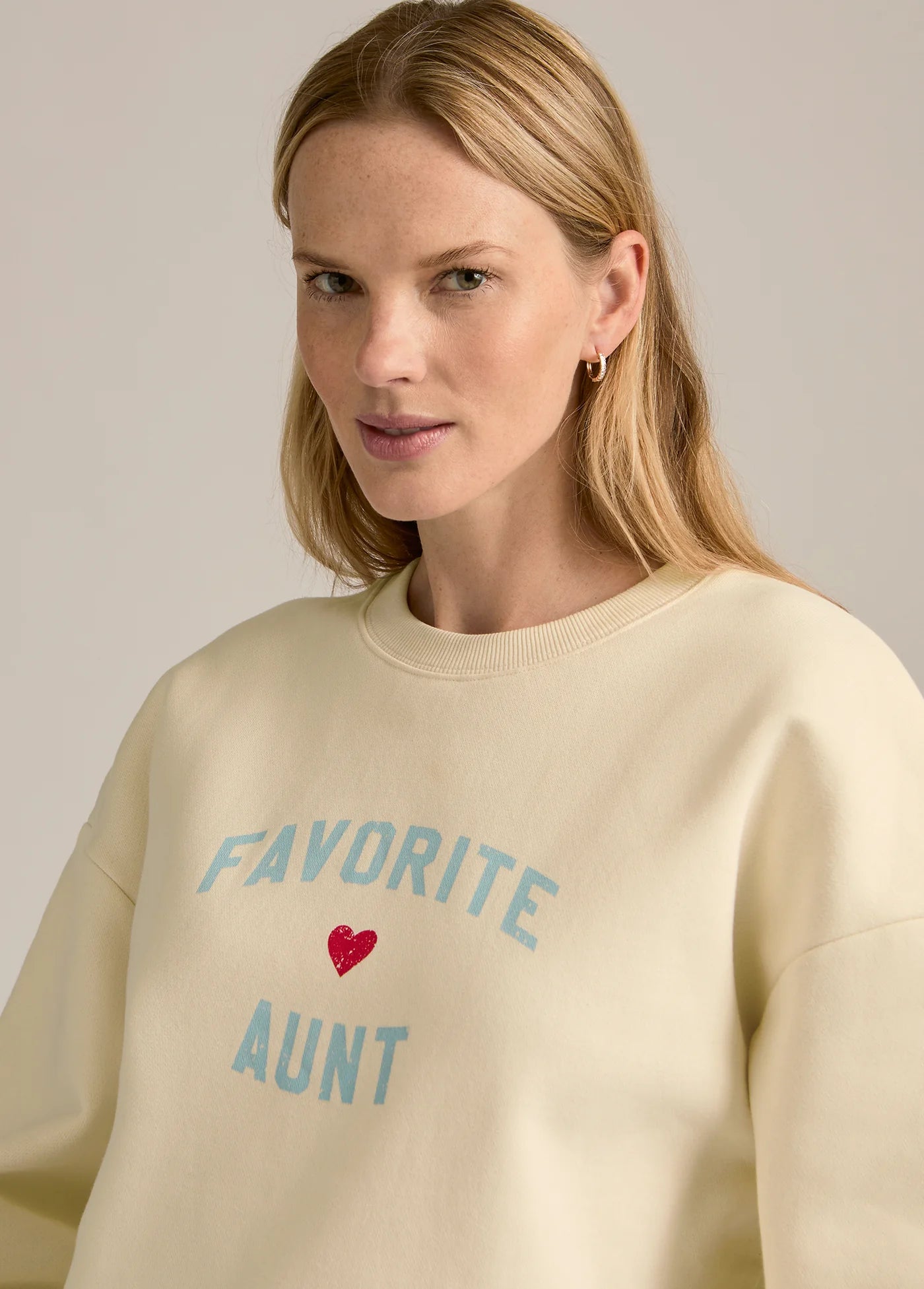 favorite aunt heart logo sweatshirt