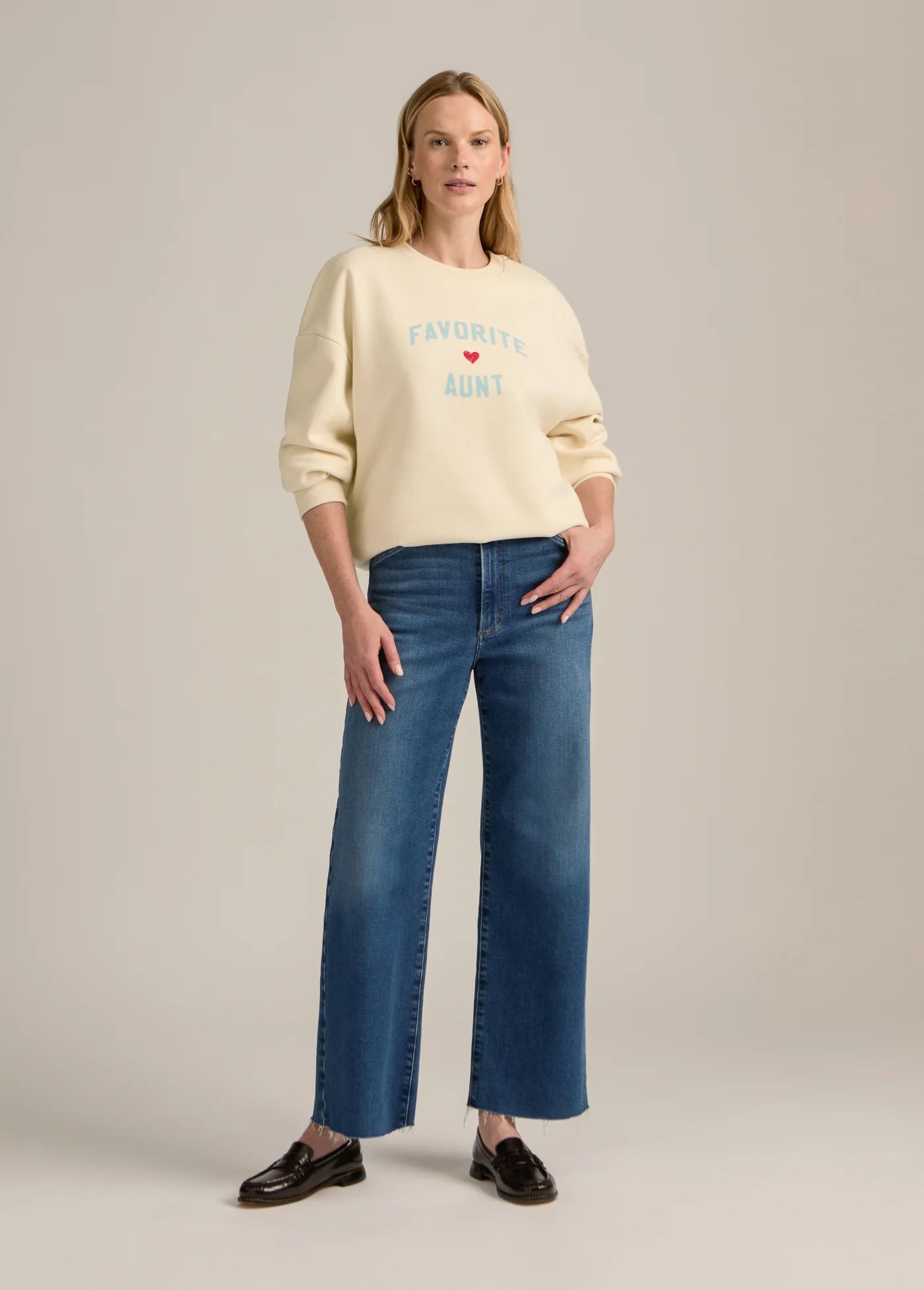 favorite aunt heart logo sweatshirt