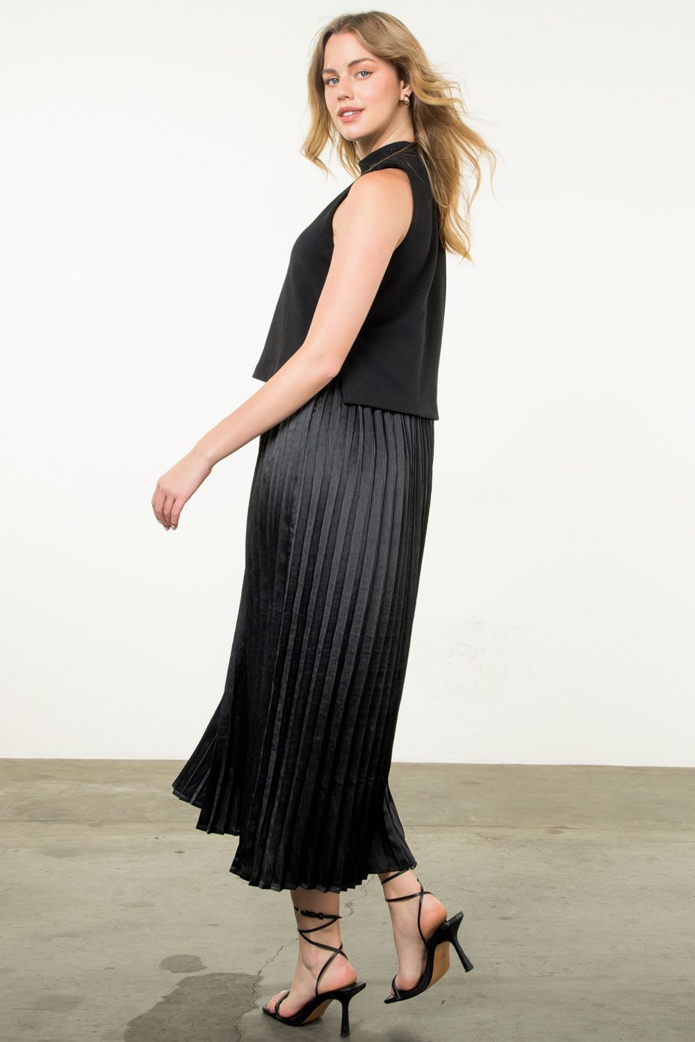 amelia pleated skirt dress