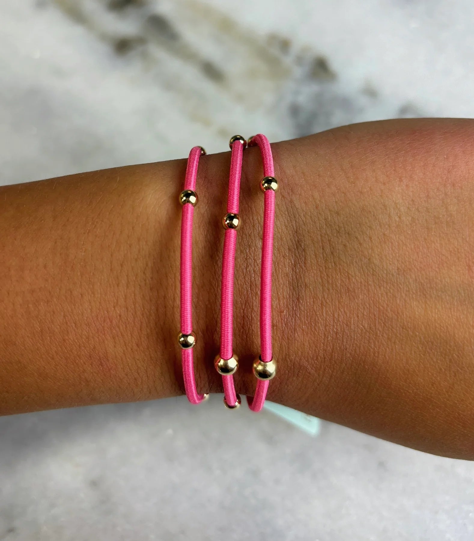 "e"ssentials hair tie