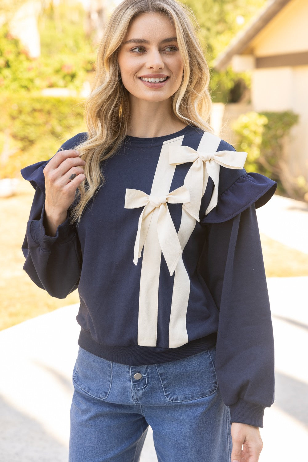 bow detail sweatshirt