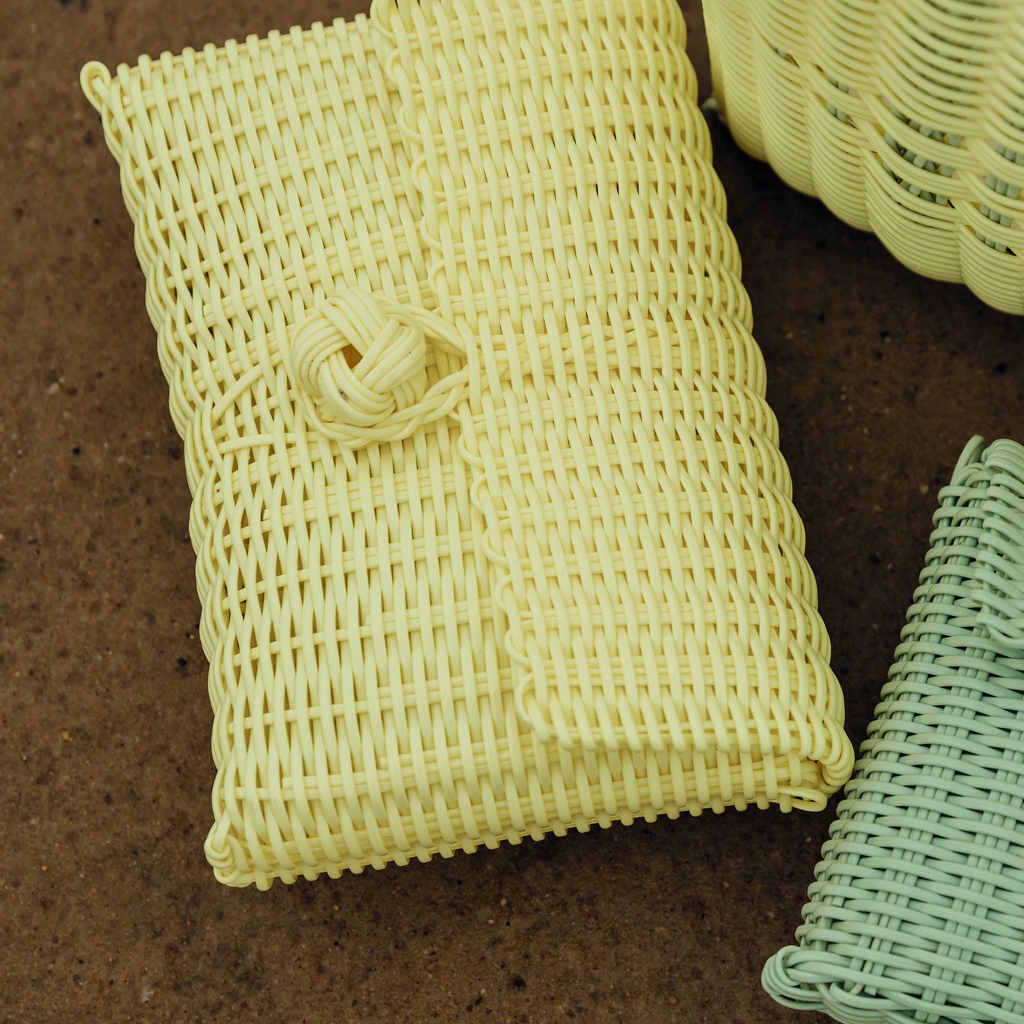 clutch solid baby yellow