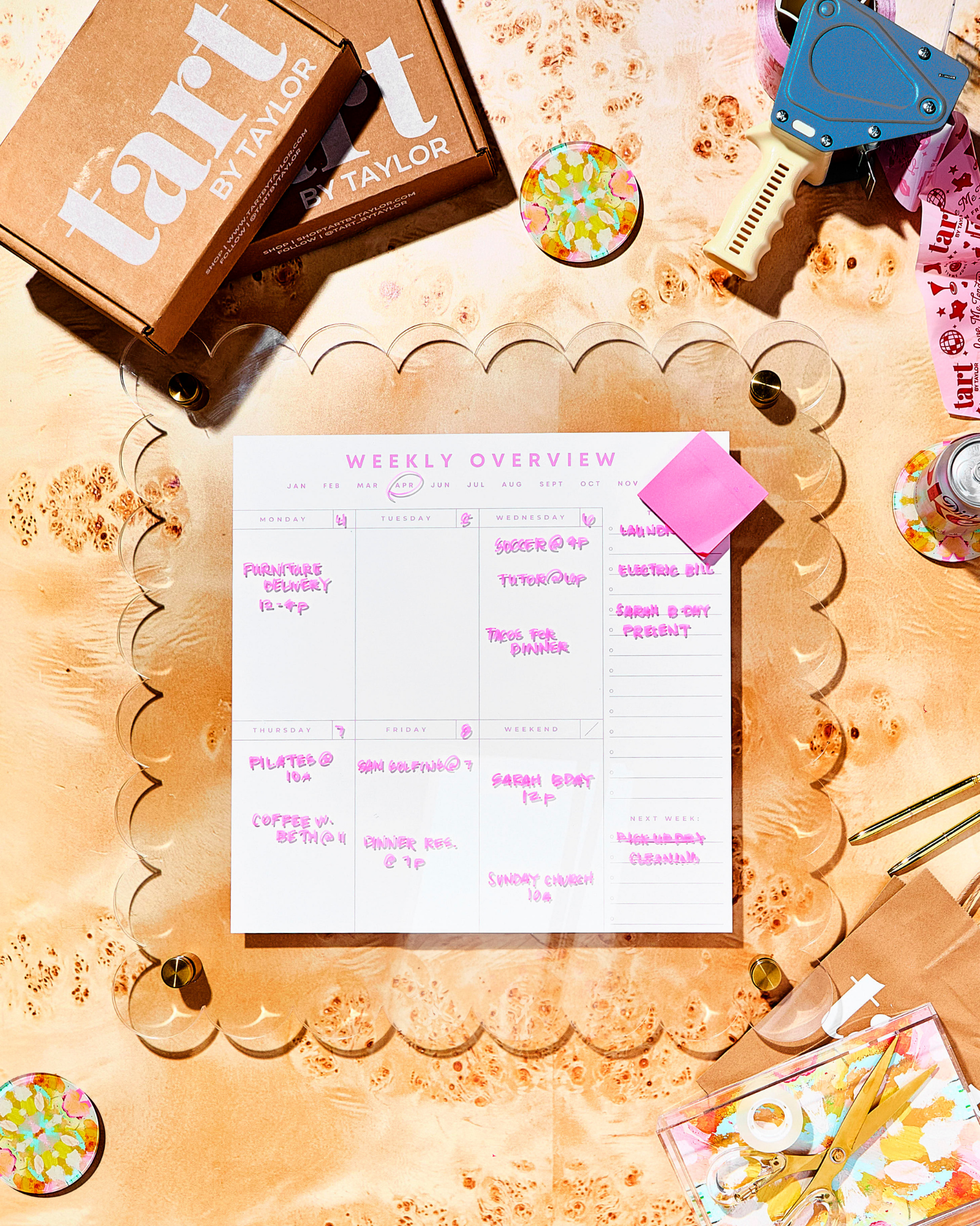 Classic Scallop Acrylic Floating Frame