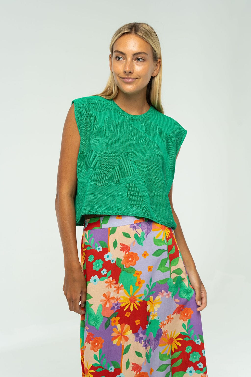 laura sleeveless sweater - emerald green