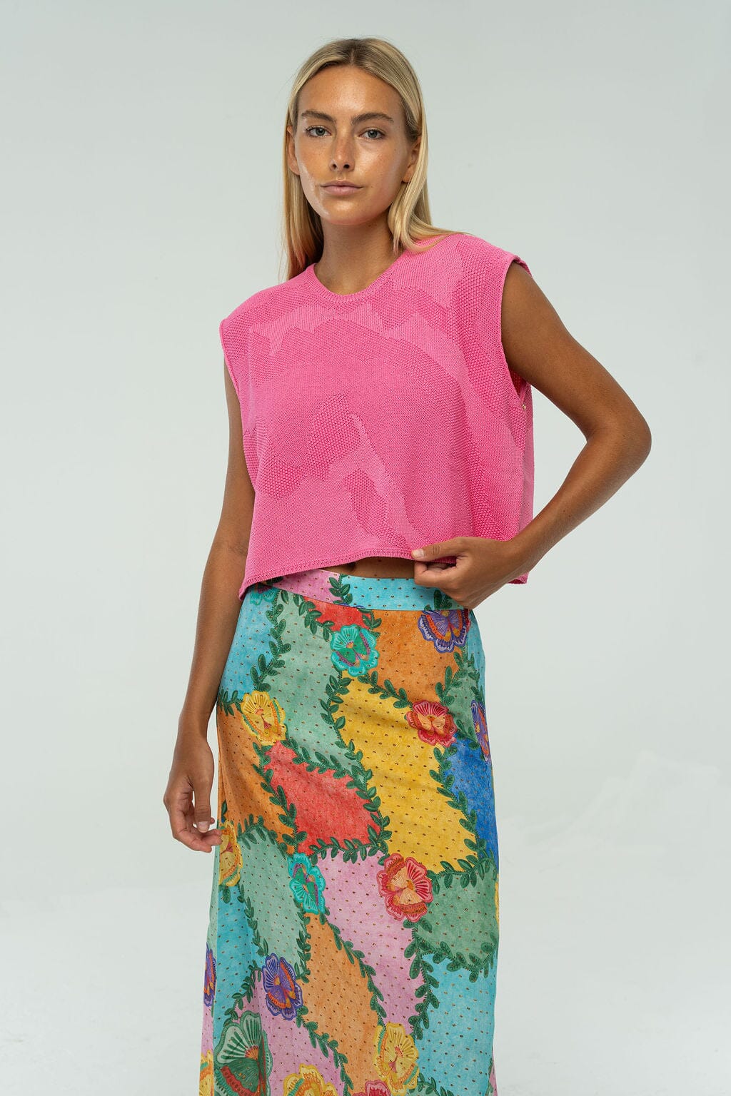 laura sleeveless sweater - pink