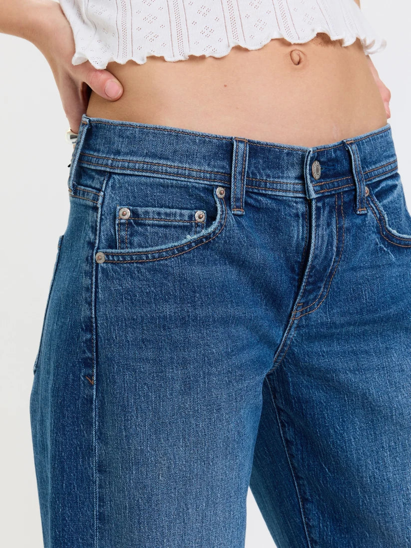 replay low rise v-waist soft barrel jeans in almost home