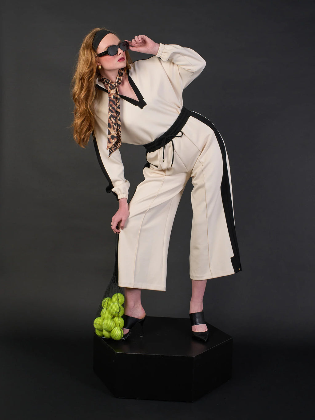 poppy pop-over black sand