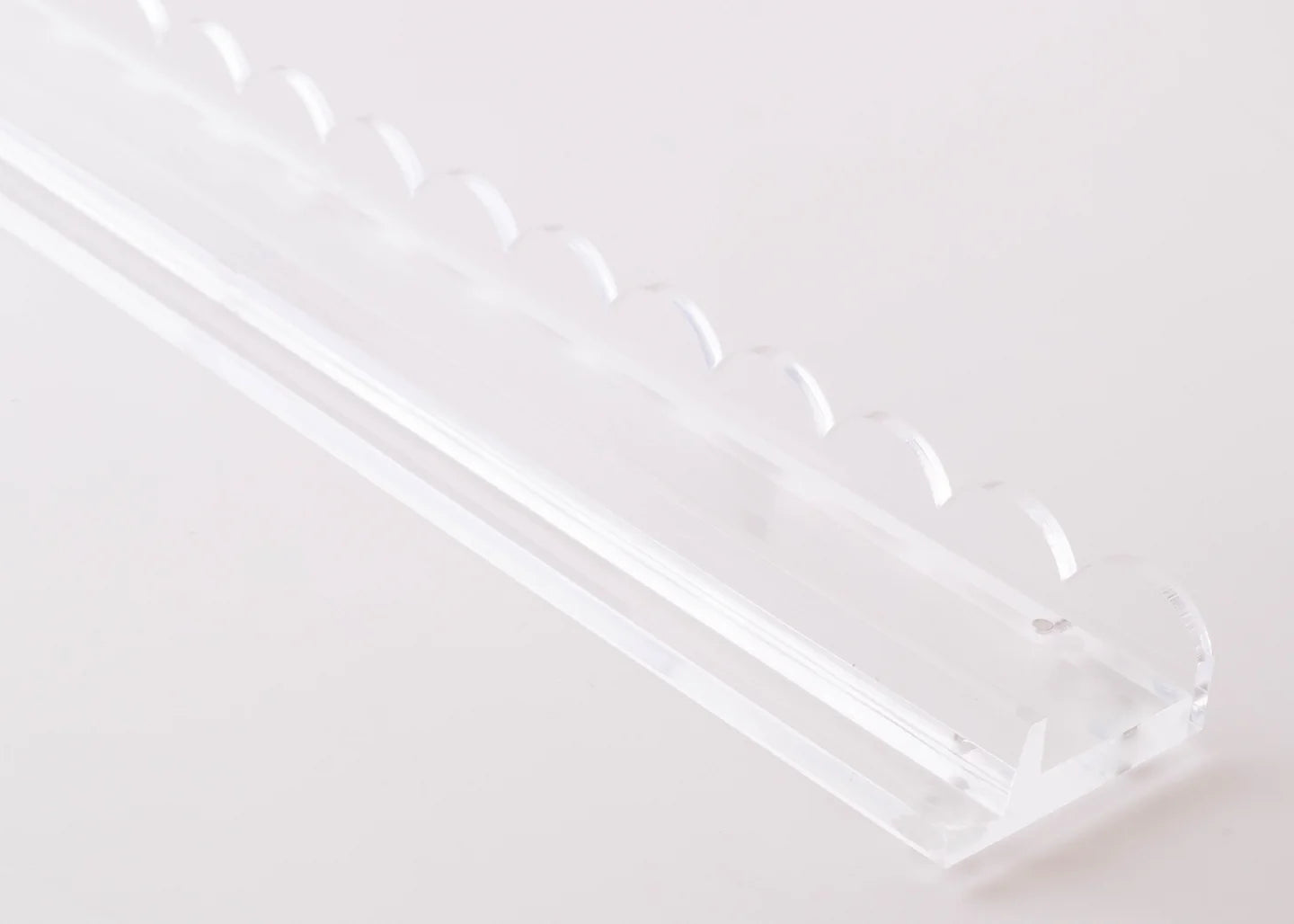 clear acrylic racks with scalloped pusher