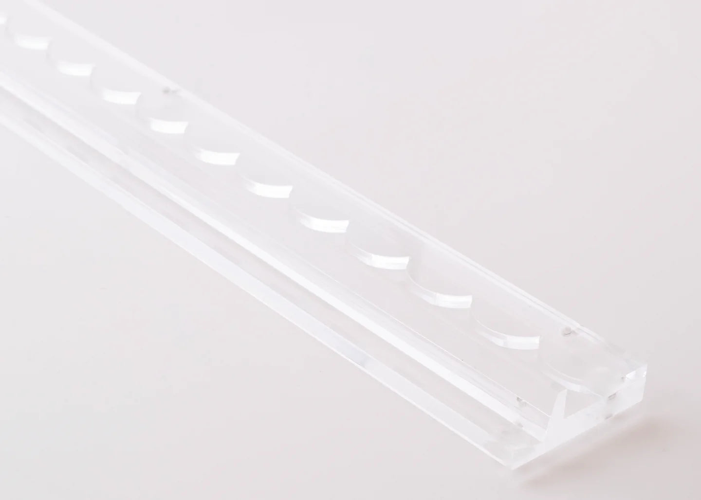 clear acrylic racks with scalloped pusher