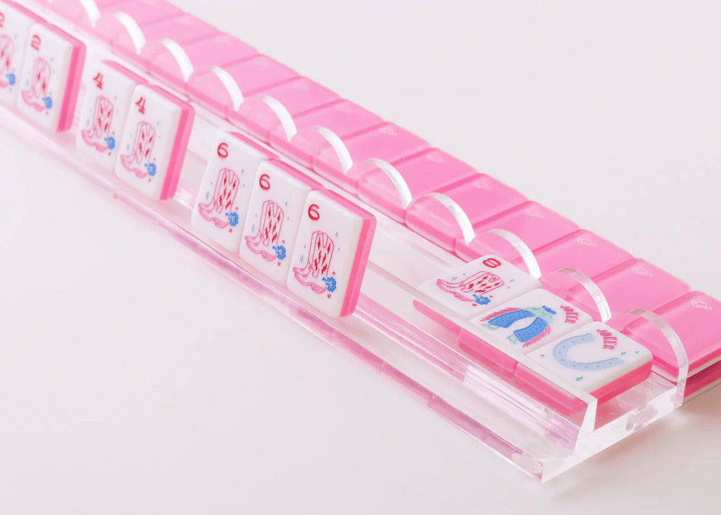 clear acrylic racks with scalloped pusher