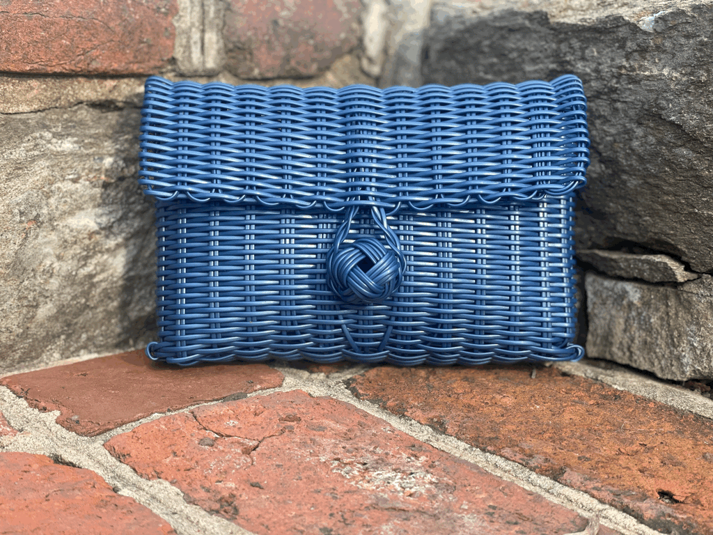 clutch solid fog blue