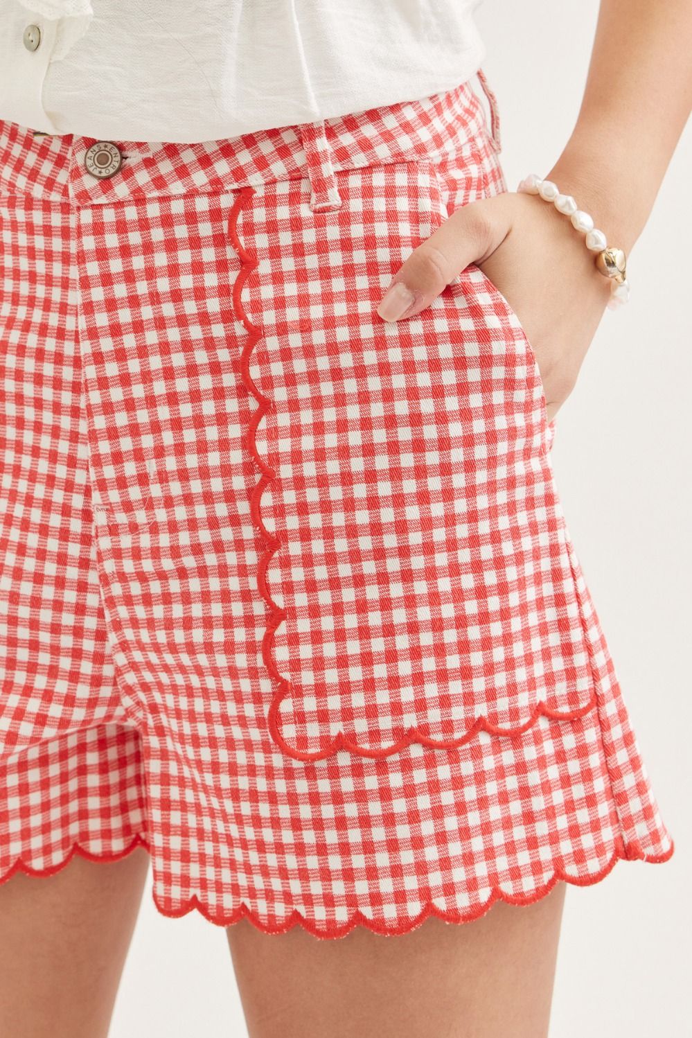 morgan scallop hem short