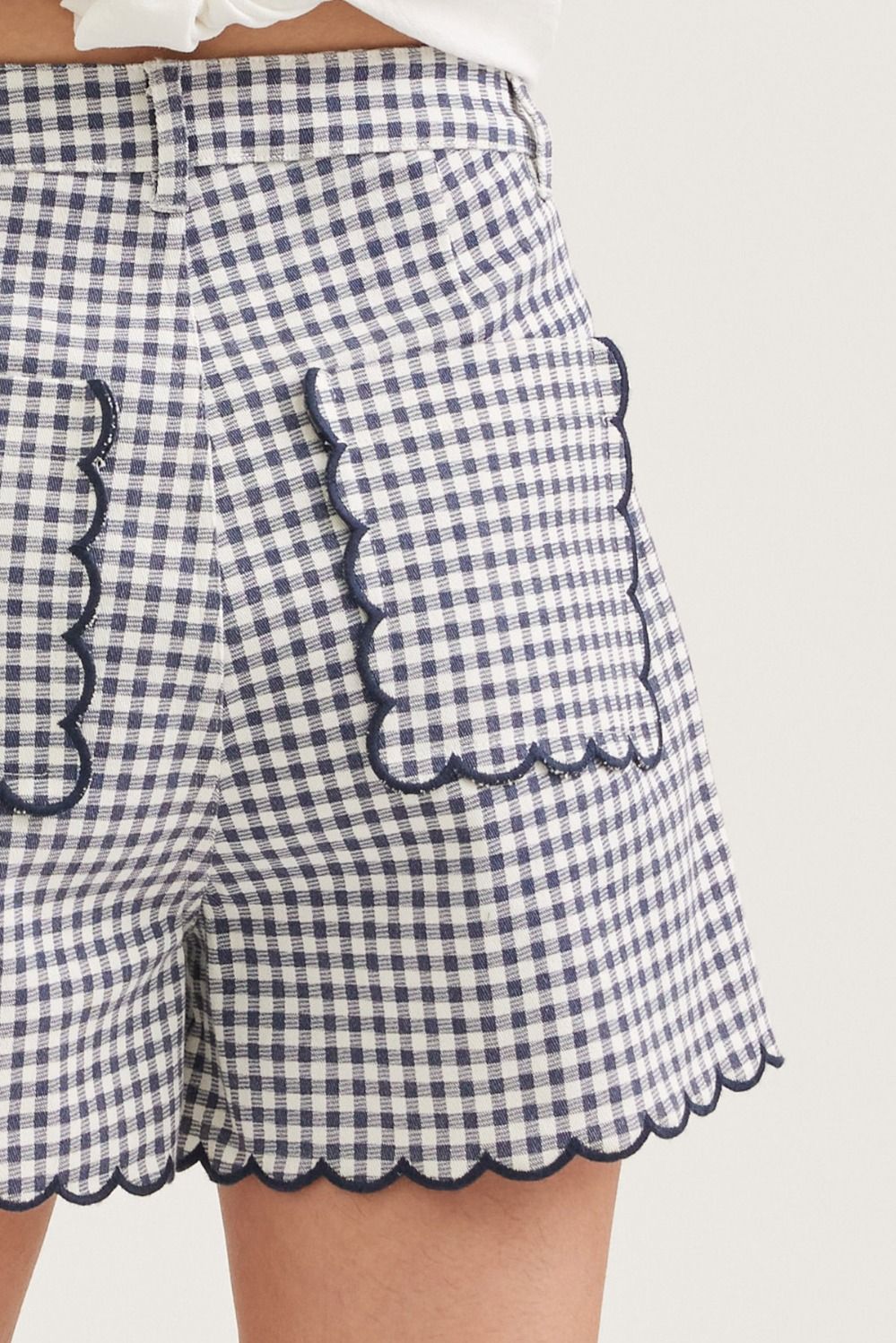 morgan scallop hem short