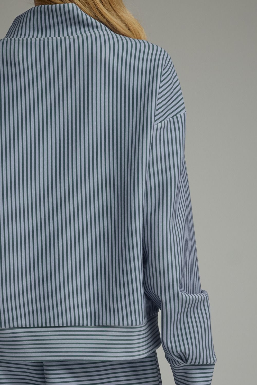 williow quarter zip top