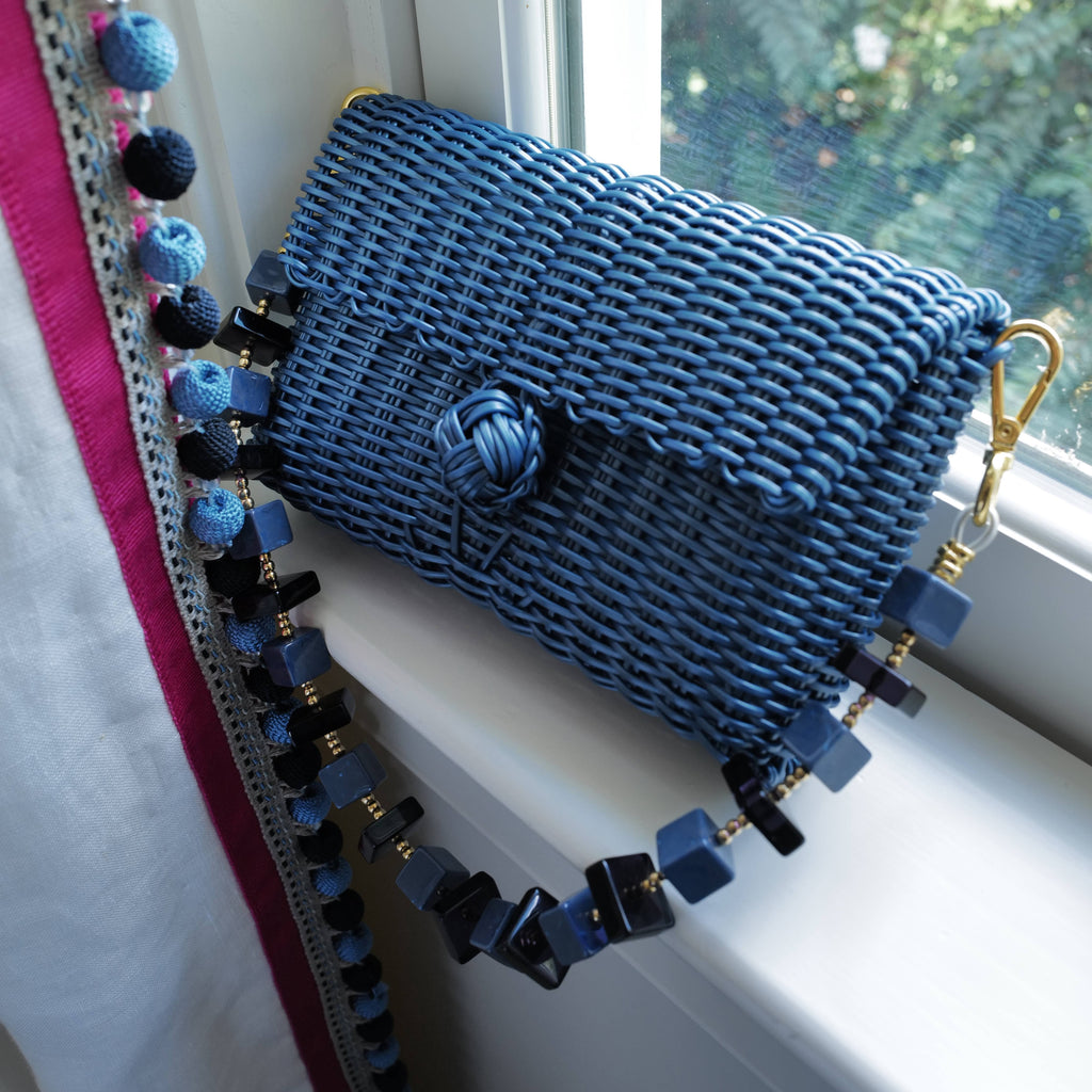clutch solid fog blue